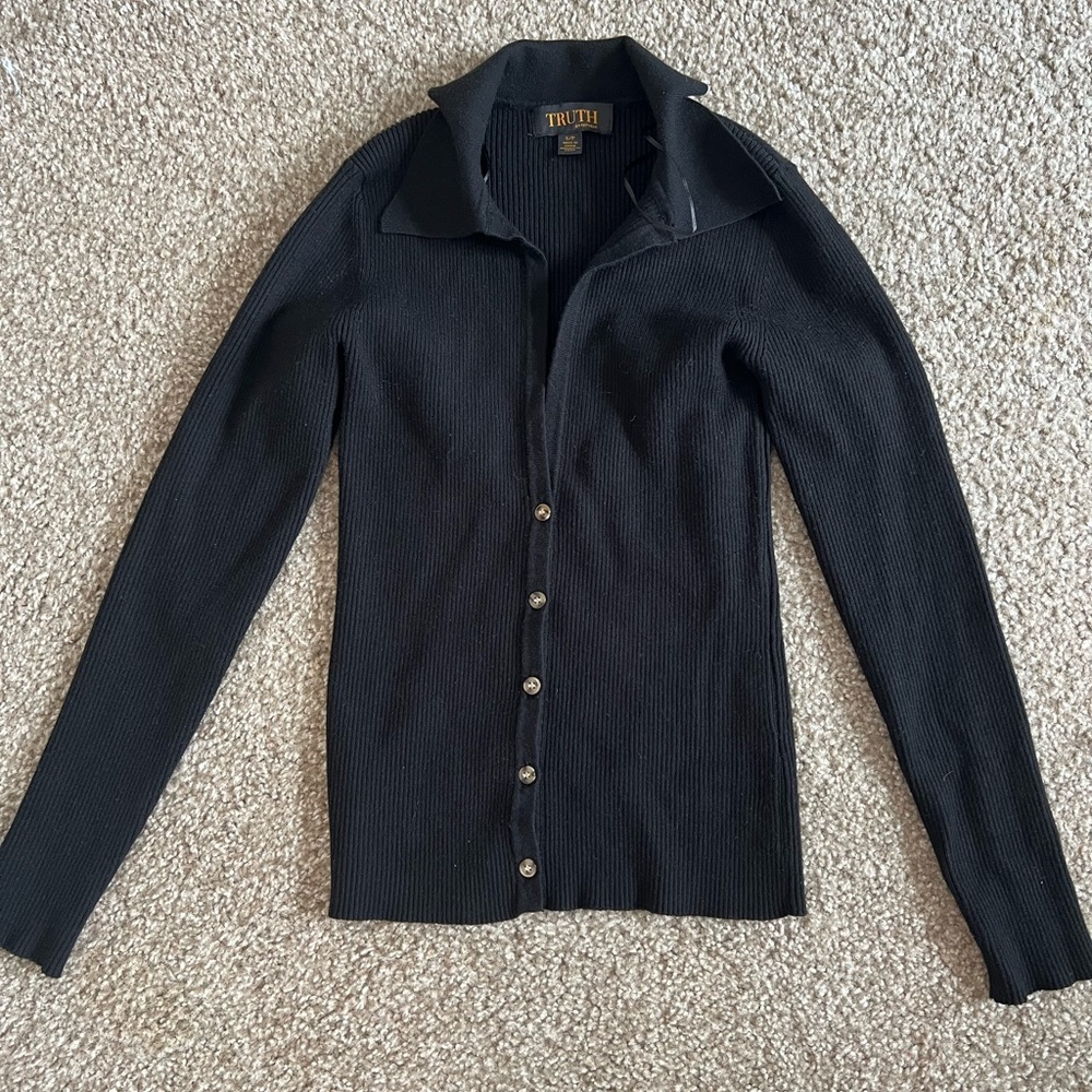 Black button up sweater 💖